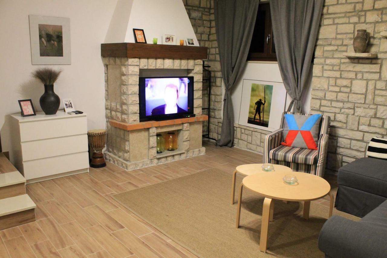 Apartments Dina プーラ エクステリア 写真