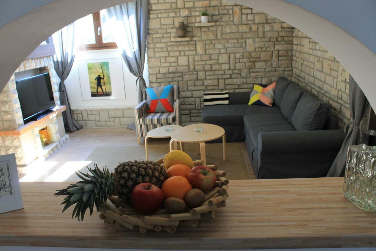 Apartments Dina プーラ エクステリア 写真