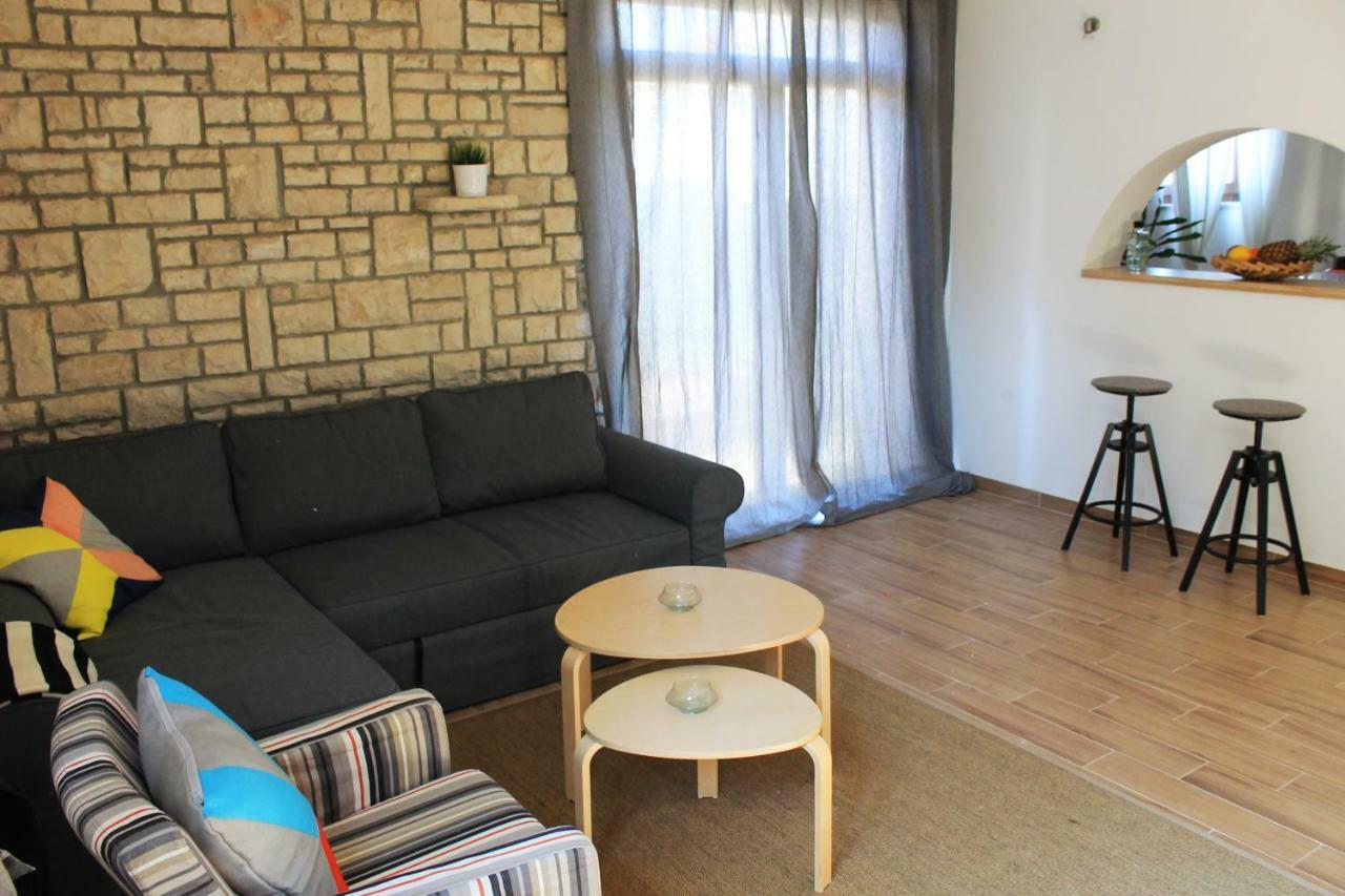Apartments Dina プーラ エクステリア 写真